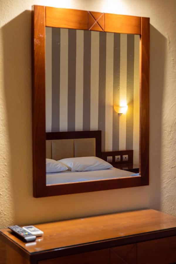 אפיטוס Hotel Zeus מראה חיצוני תמונה