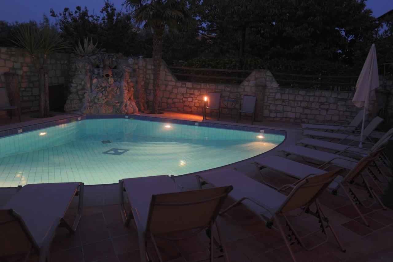 אפיטוס Hotel Zeus מראה חיצוני תמונה